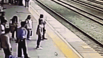 2017年刷曝朋友圈的十五大感人瞬間,不能看,真的會(huì)哭!