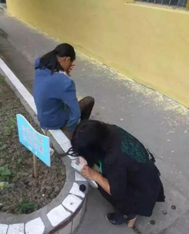 2017年刷曝朋友圈的十五大感人瞬間,不能看,真的會(huì)哭!